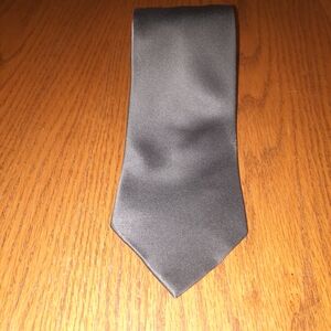 ⚙️ Stafford Classic Gray Tie – Timeless Look, Minor Flaw Priced Right